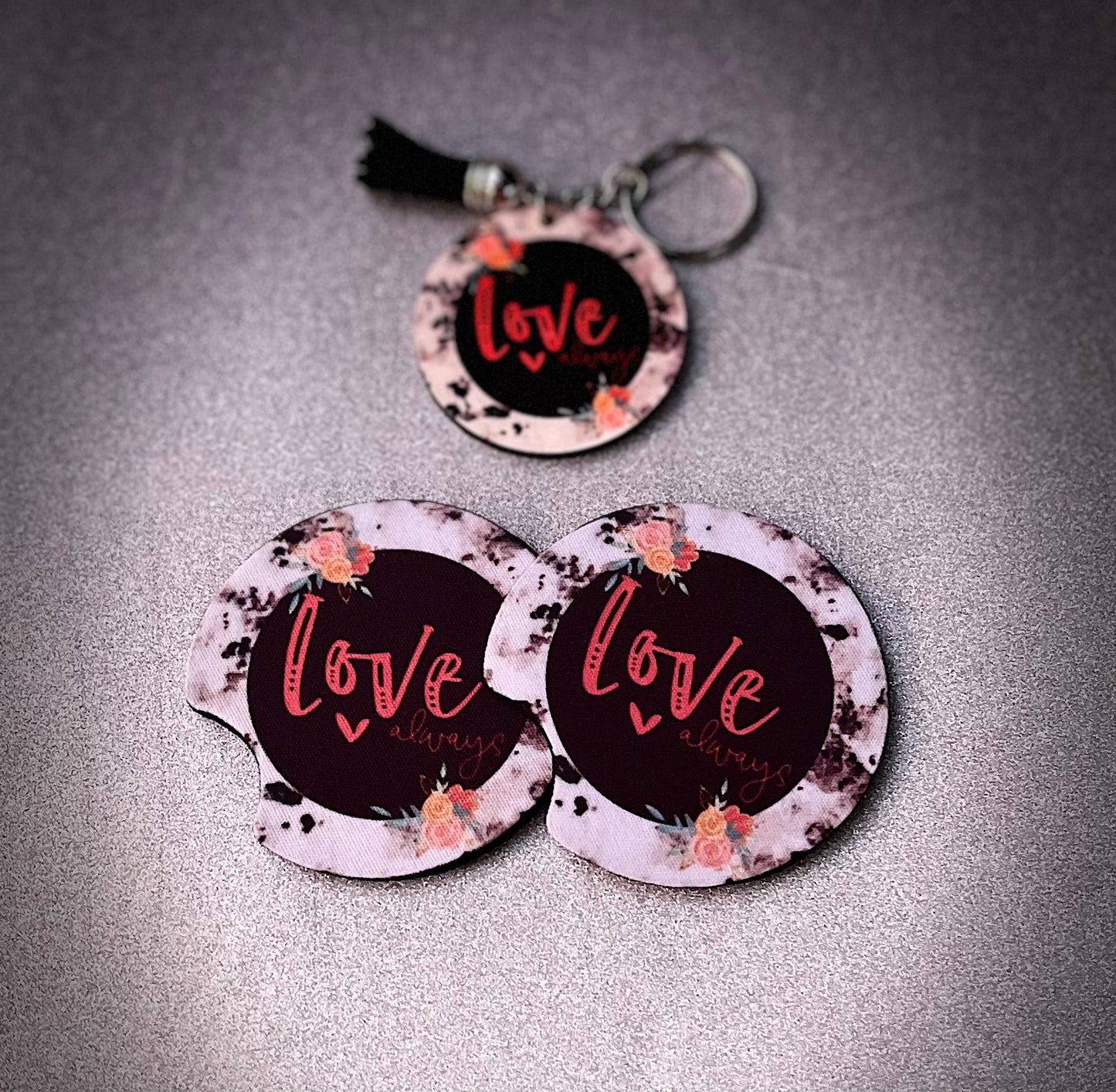 Keychain/coaster set